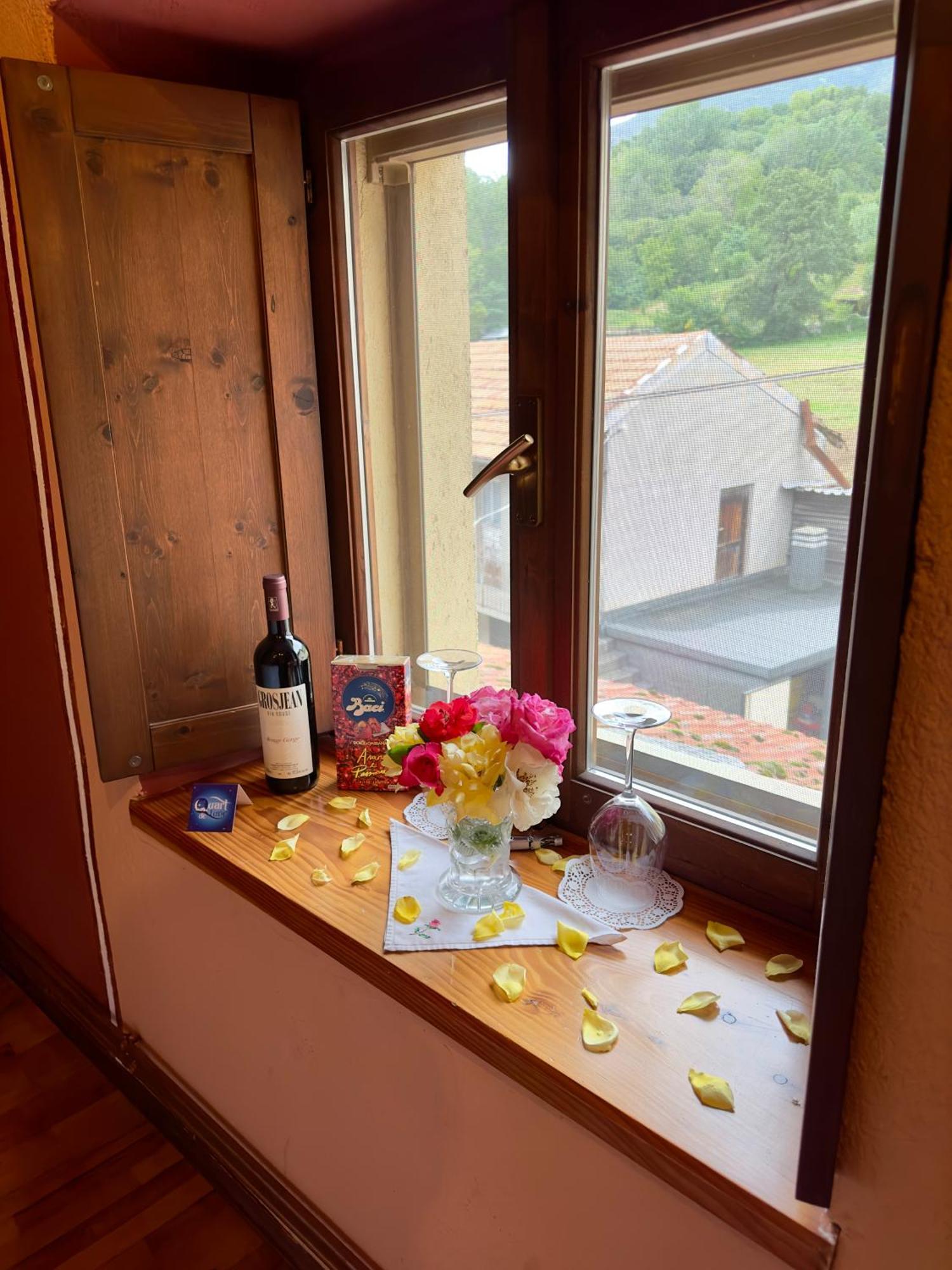 Quart De Lune - Boutique B&B Aosta Eksteriør bilde